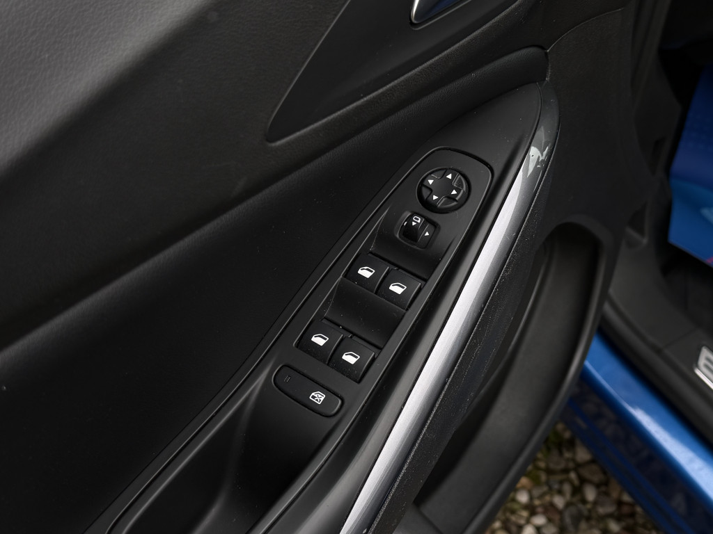 OPEL GRANDLAND X “ULTIMATE”