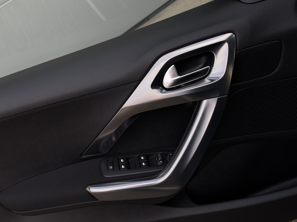 PEUGEOT 2008 “ALLURE”