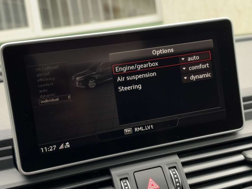 AUDI Q5 55TFSI E S-LINE