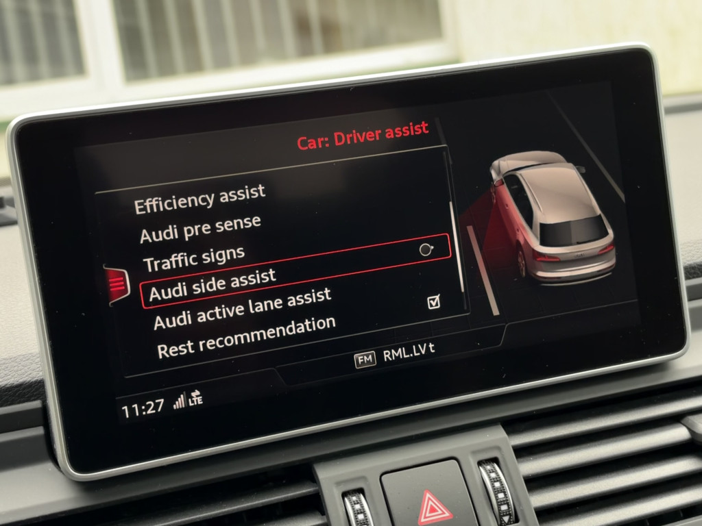 AUDI Q5 55TFSI E S-LINE