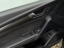 AUDI Q5 55TFSI E S-LINE