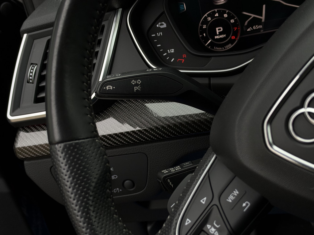 AUDI Q5 55TFSI E S-LINE