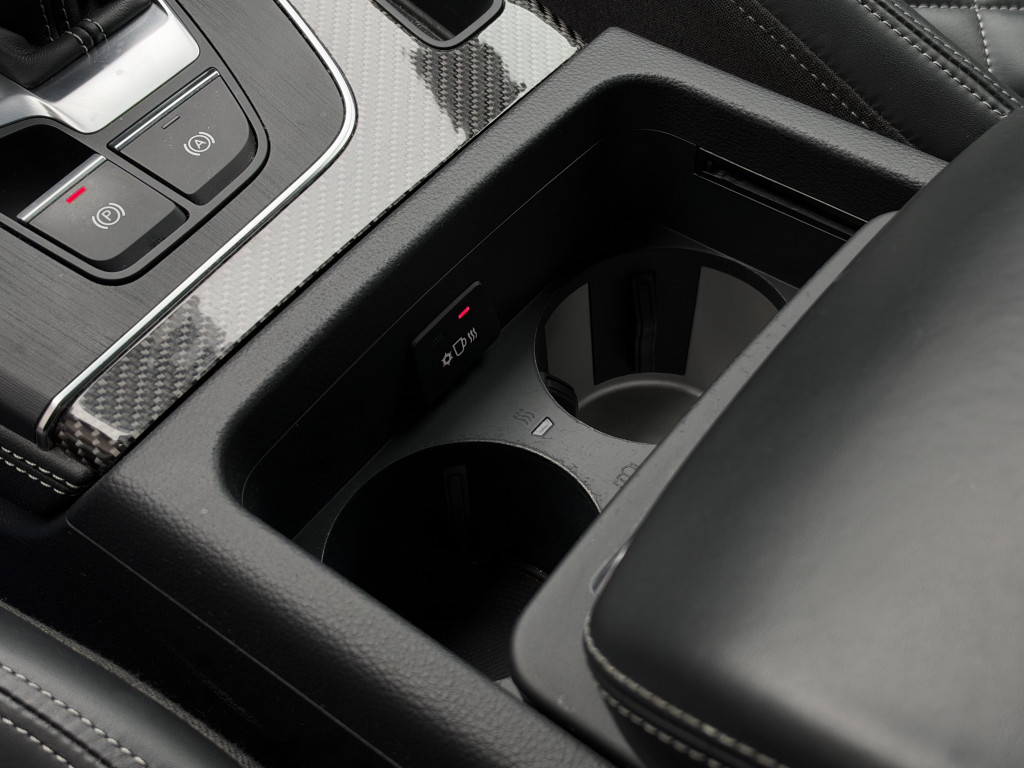 AUDI Q5 55TFSI E S-LINE
