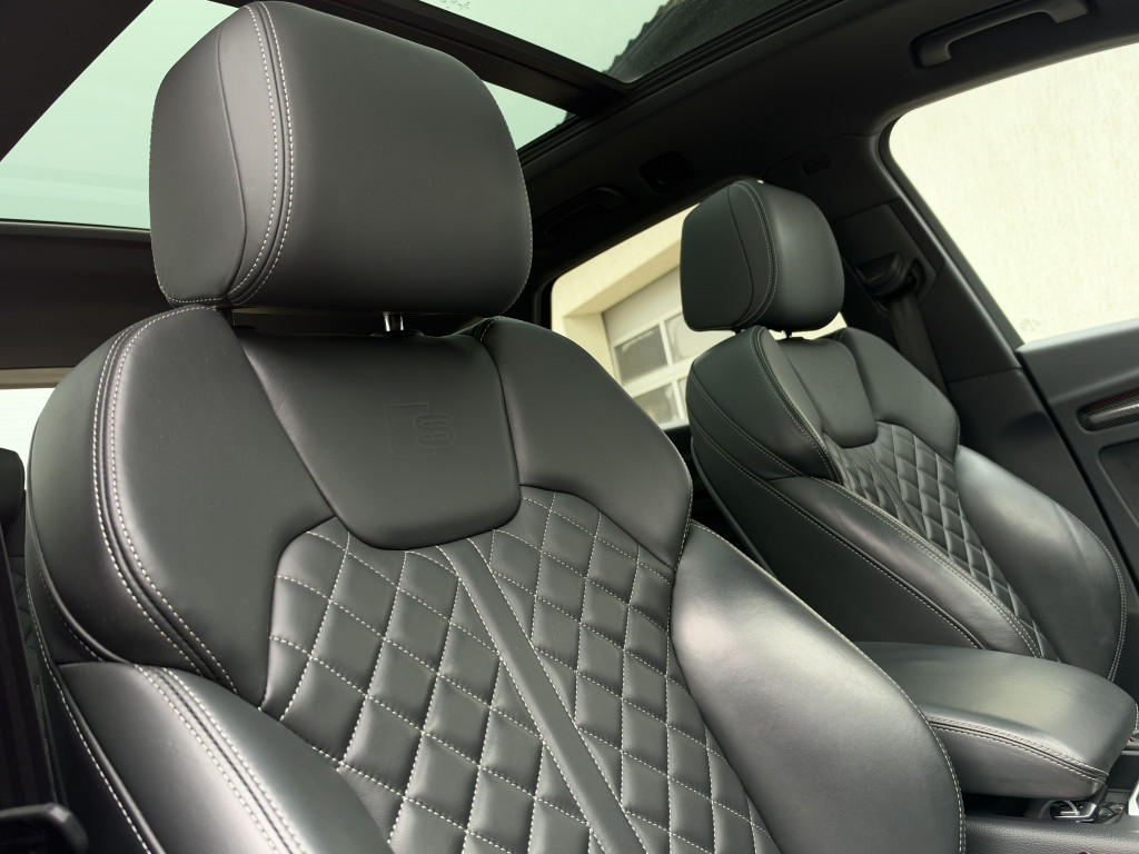 AUDI Q5 55TFSI E S-LINE