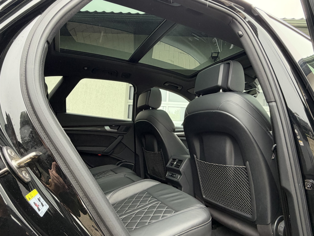 AUDI Q5 55TFSI E S-LINE