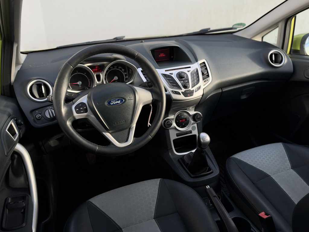 FORD FIESTA “TITANIUM”