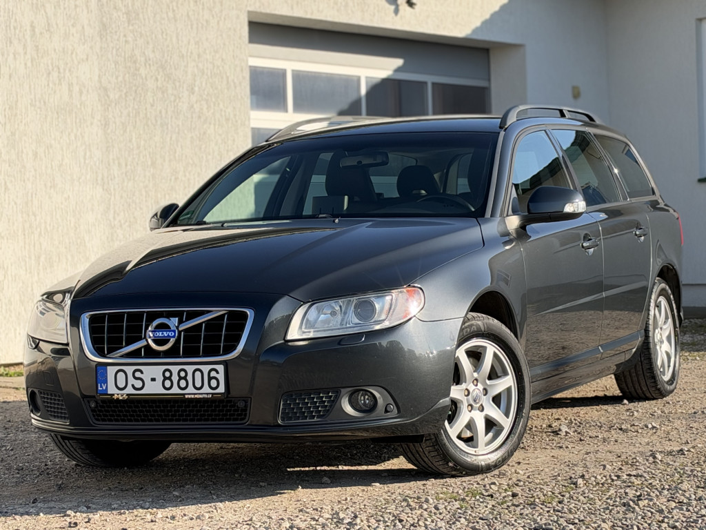 VOLVO V70 D5