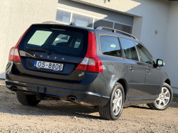 VOLVO V70 D5