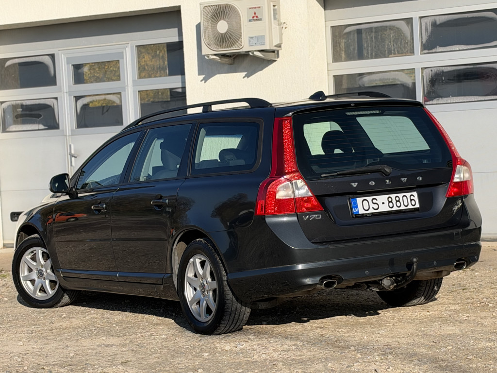 VOLVO V70 D5