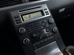 VOLVO V70 D5