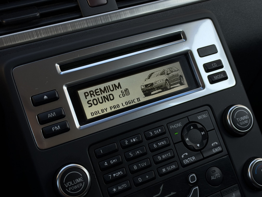 VOLVO V70 D5