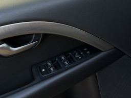 VOLVO V70 D5